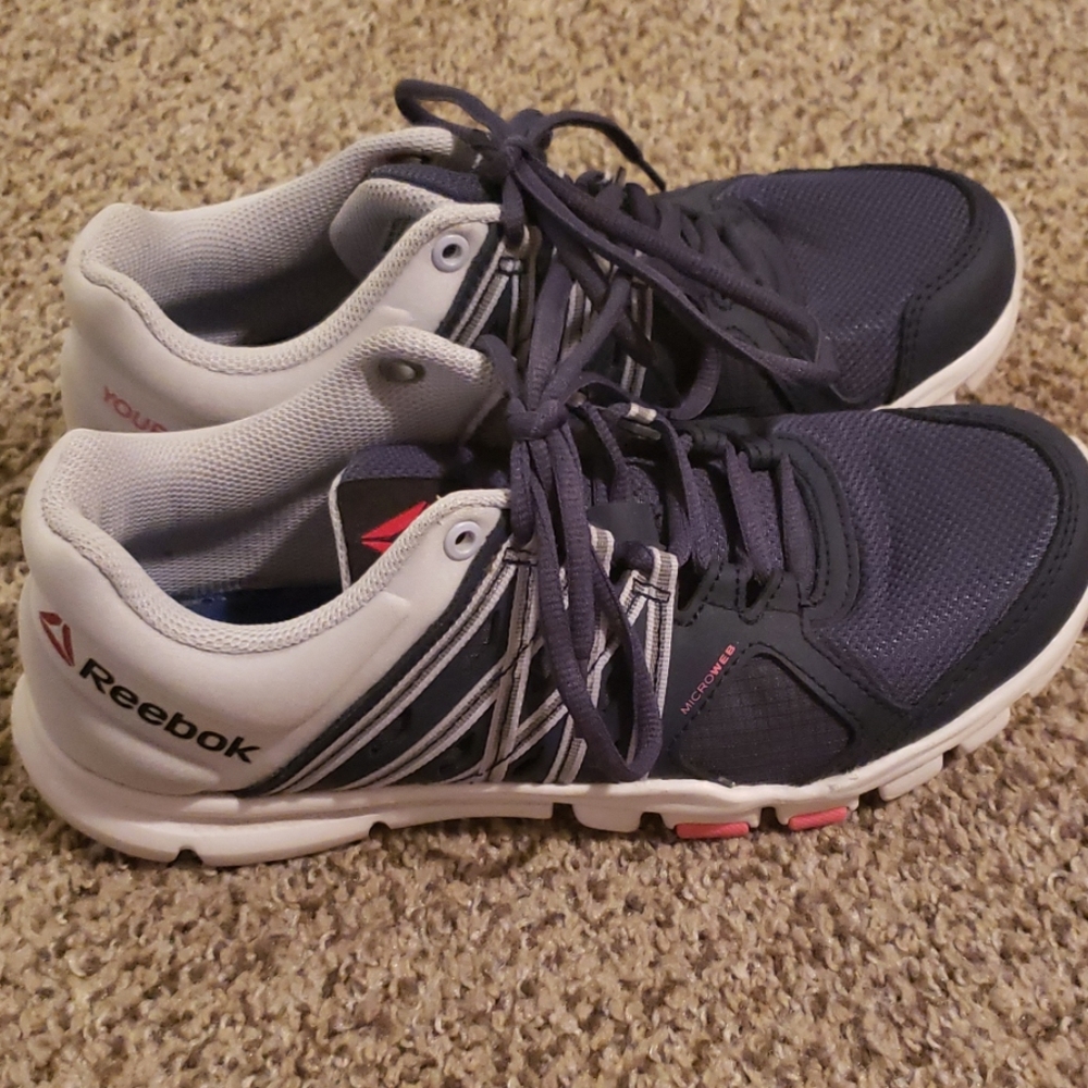 Athletic shoes